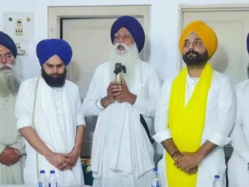 Punjab Baba: पंजाब की सियासत में 'खेड़ी वाले बाबा' का धमाका
