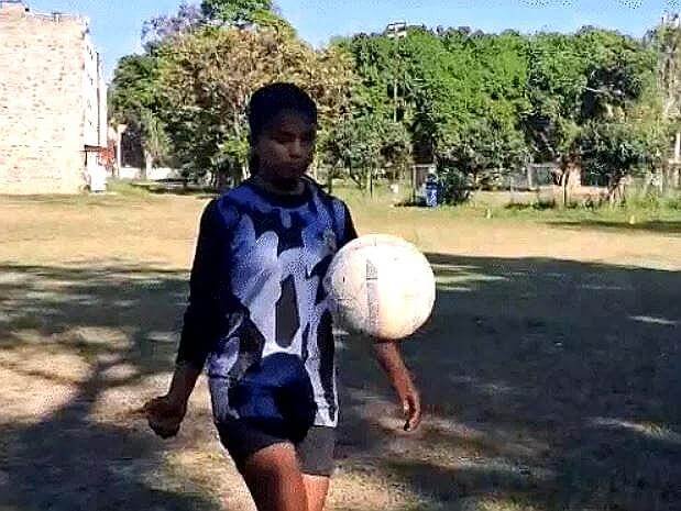 Chandigarh Reema Chauhan: रेहड़ी लगाने वाले की बेटी छुएगी आसमान