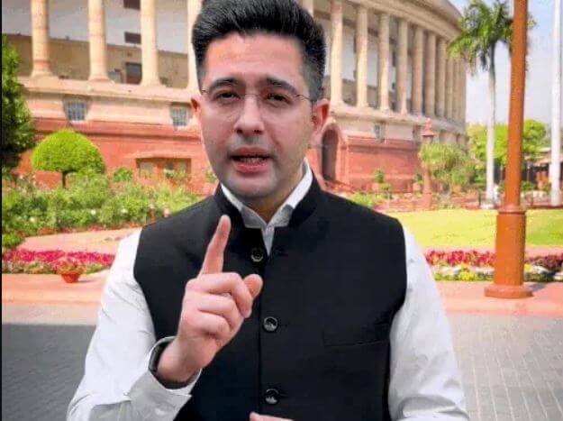 Raghav Chadha vs AAP: पार्टी में बड़ी दरार